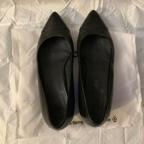 CHANEL Black Leather CC Logo Cap Toe Pumps Pointed Toe Low Heel Women’s 39.5 - Picture 4 of 14